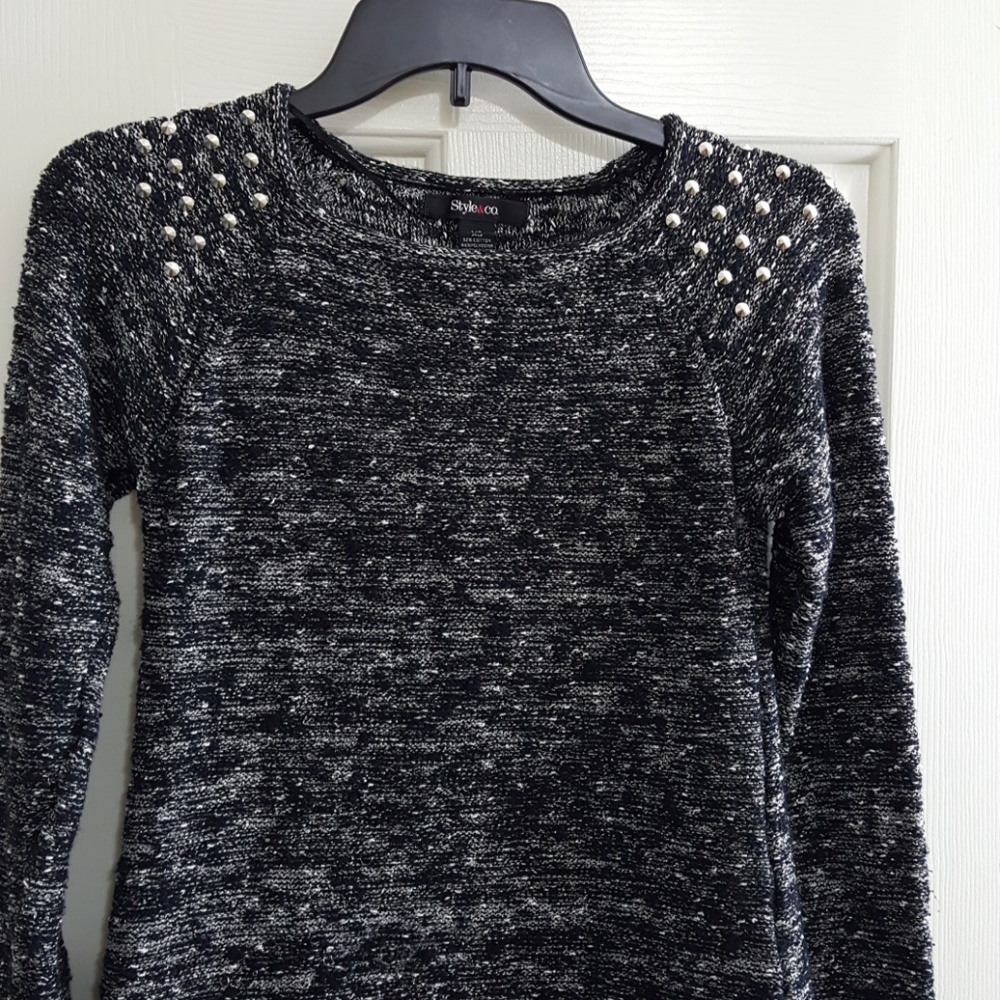 Sweater - Picture 2 of 6